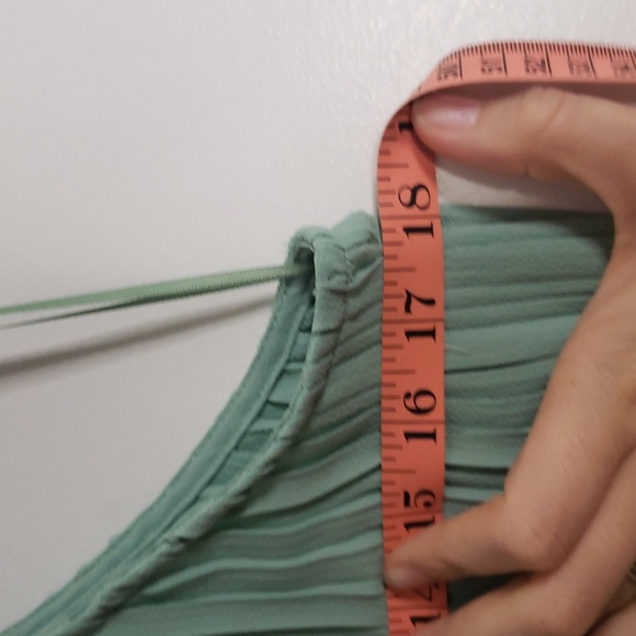 Zara Green Halter Jumpsuit with Flowing Wide-Leg Design Medium - Picture 13 of 16